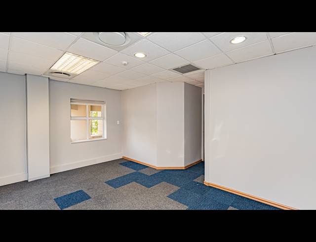 881M² OFFICE TO LET IN FERNDALE